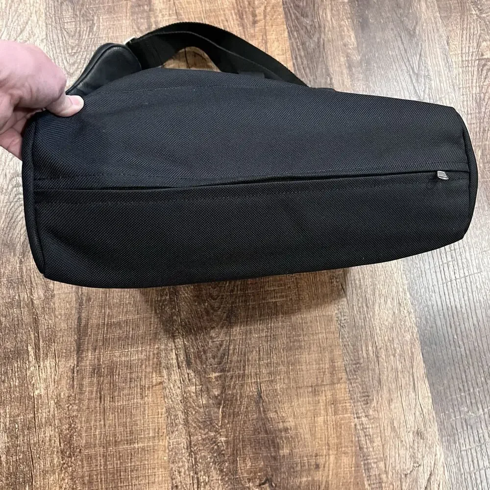 Travelon Anti Theft Briefcase 18” Messenger Laptop Business Travel Bag Black